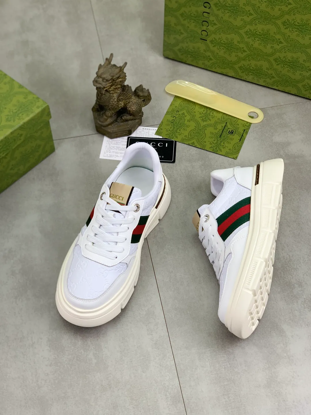 Men's shoes 💰P400💰[New style]🆘 The latest model from Gucci GUCCI official website🎁Classic casual and fashionable men's shoes👟Best model💥The style is simple and elegant, exclusive for trendy men. Unique official website latest brand elements👑Gucci original decoration, fashionable and generous, original soft calfskin fabric➕Comfortable soft first-layer pigskin lining ✅The official website specifies wear-resistant casual outsole, the classic model is photographed in real life🎬Color: 2️⃣colors available😍Number of codes: 38-44
